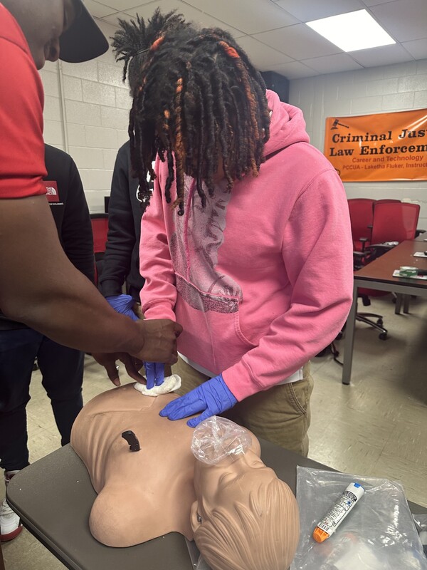 C&TC students get hands on first aid training